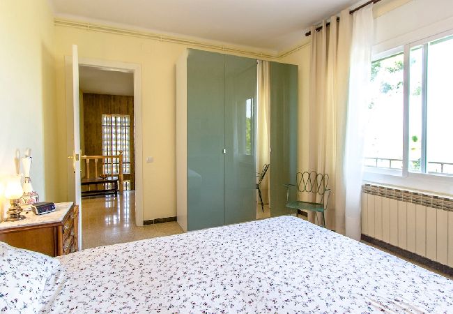 Villa en Corbera de llobregat - Elegante Villa de Montaña a sólo 30 km de Barcelona Villa en Corbera de llobregat - Elegante Villa de Montaña a sólo 30 km de Barcelona