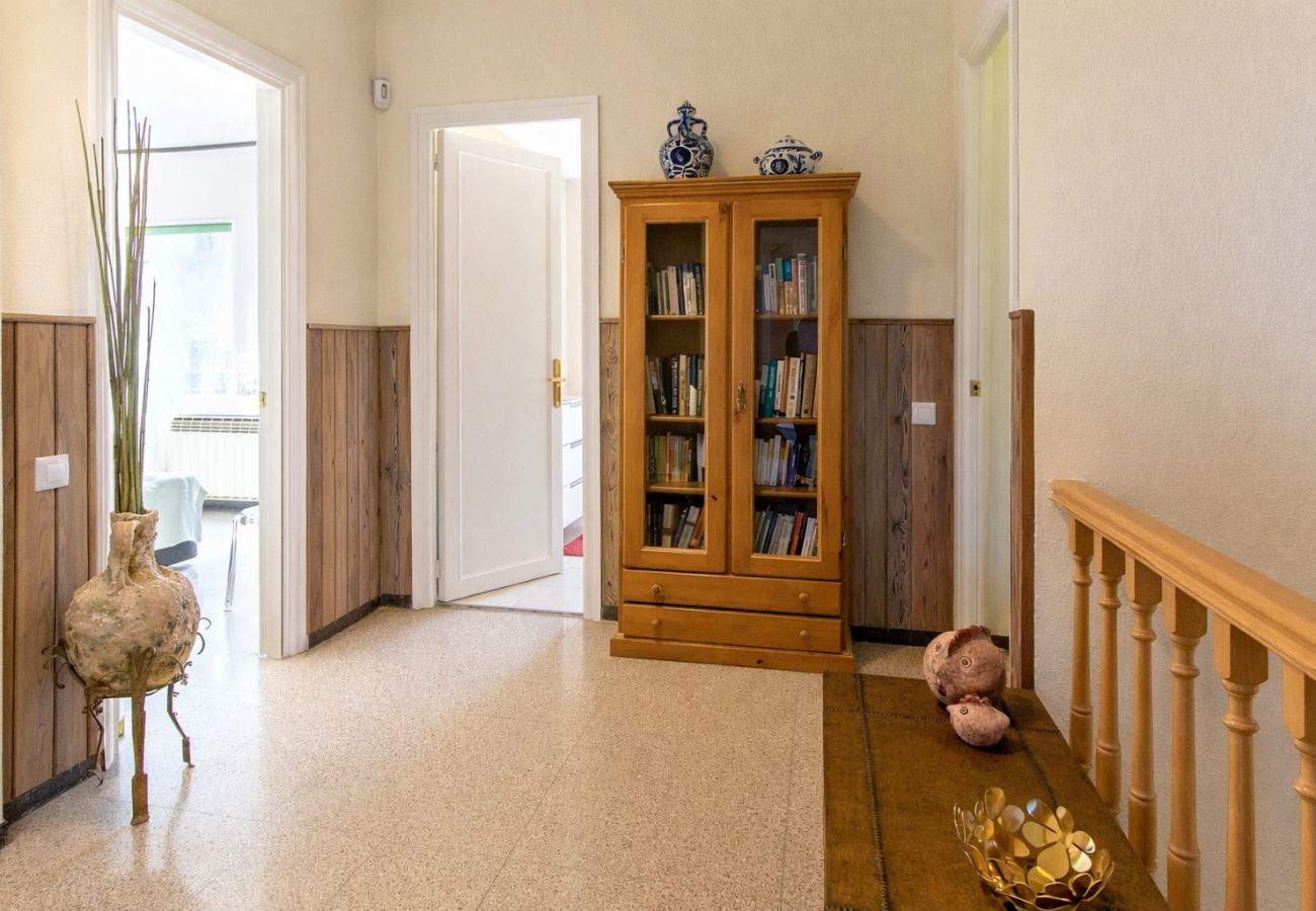 Villa en Corbera de llobregat - Elegante Villa de Montaña a sólo 30 km de Barcelona