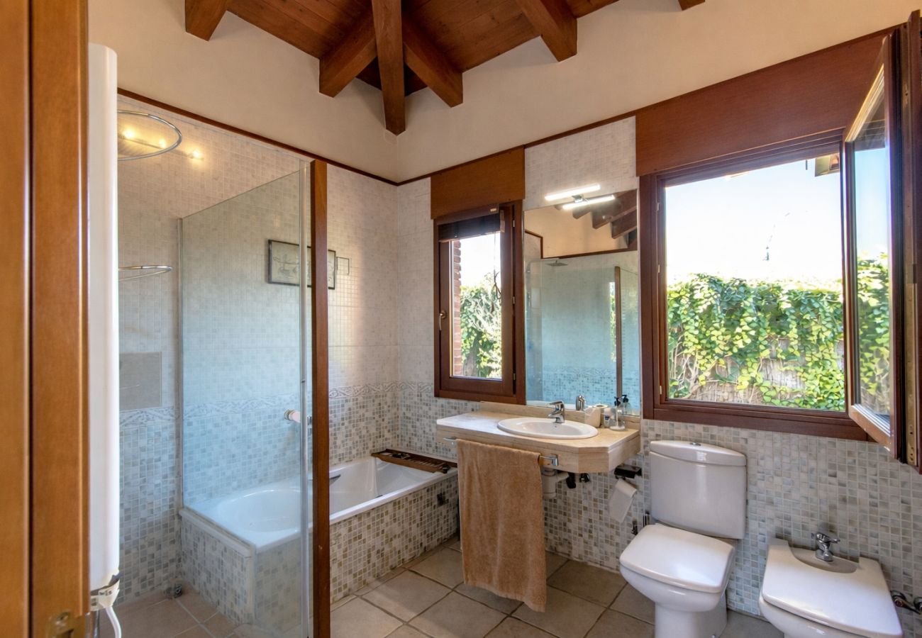 Villa en Vidreres - Joya de la Costa Brava a pocos minutos de la playa