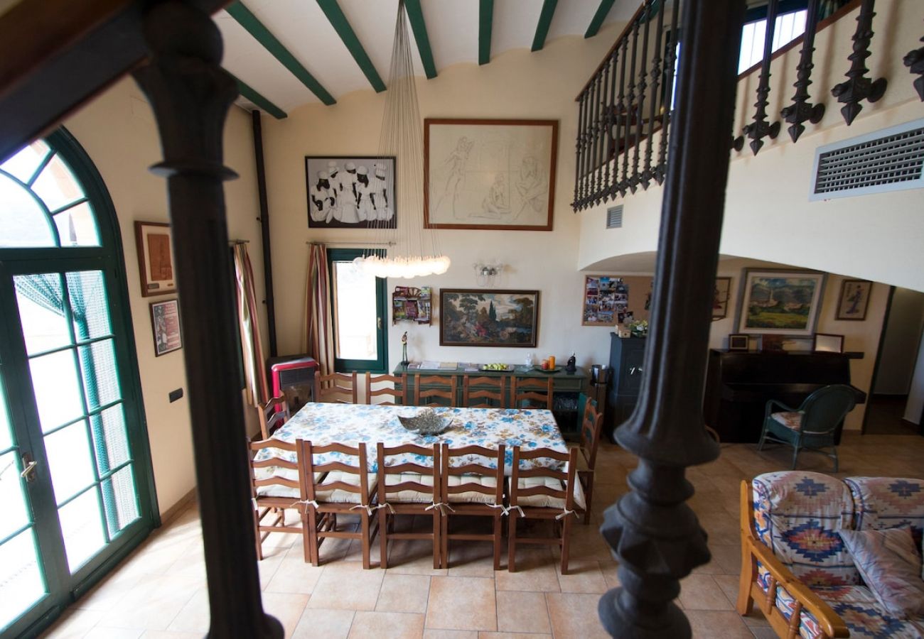 Villa en Alforja -  ¡Tu propia finca privada a solo 20km de Salou!