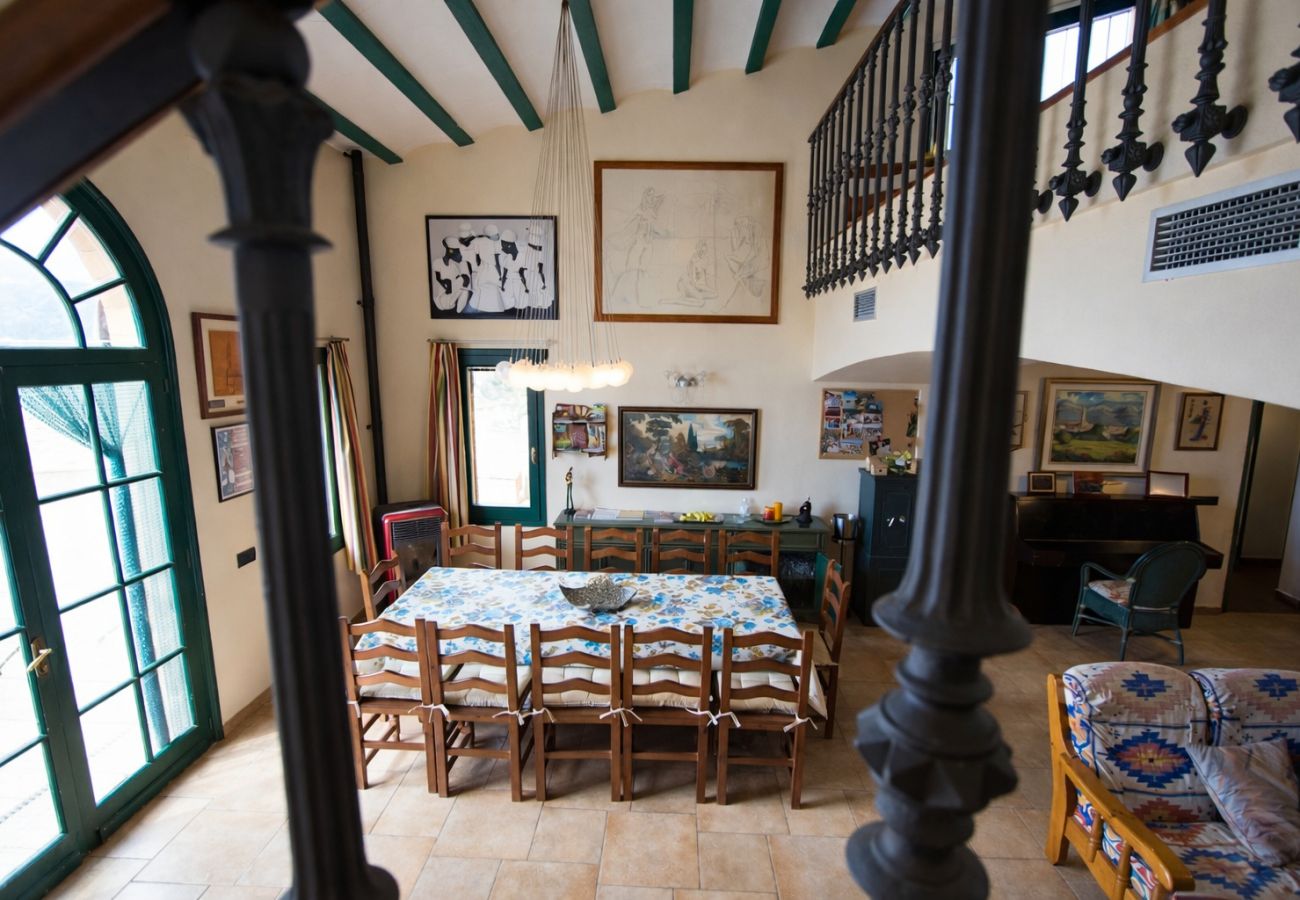 Villa en Alforja -  ¡Tu propia finca privada a solo 20km de Salou!