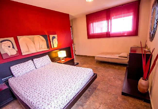 Villa en Sentmenat -  ¡Moderno y espacioso con piscina privada cerca de BCN! Villa en Sentmenat -  ¡Moderno y espacioso con piscina privada cerca de BCN!