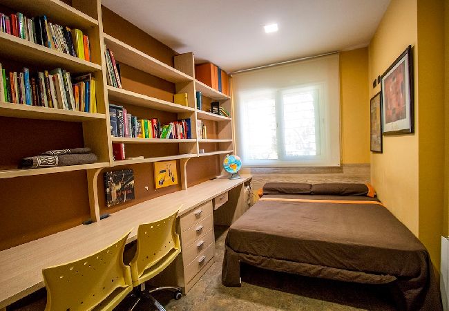 Villa en Sentmenat -  ¡Moderno y espacioso con piscina privada cerca de BCN! Villa en Sentmenat -  ¡Moderno y espacioso con piscina privada cerca de BCN!