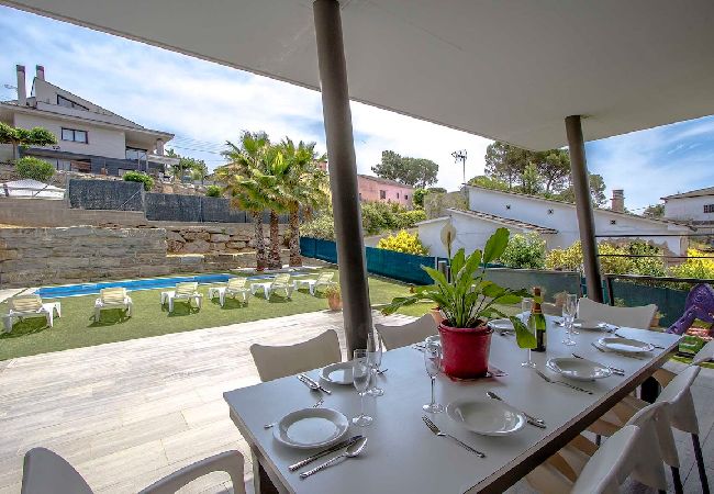 Villa en Sils - Maravilla moderna, 26km a las playas Costa Brava Villa en Sils - Maravilla moderna, 26km a las playas Costa Brava