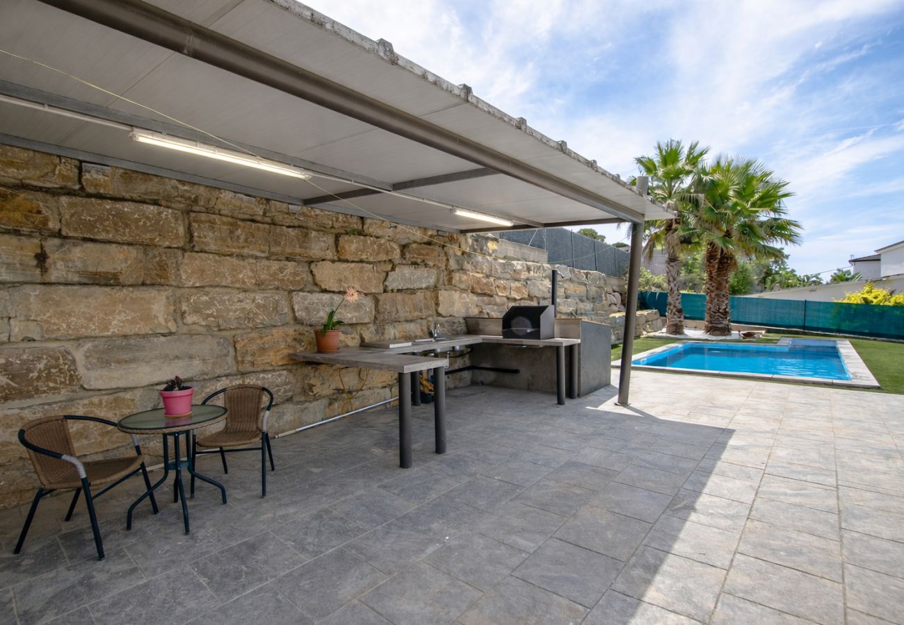 Villa en Sils - Maravilla moderna, 26km a las playas Costa Brava