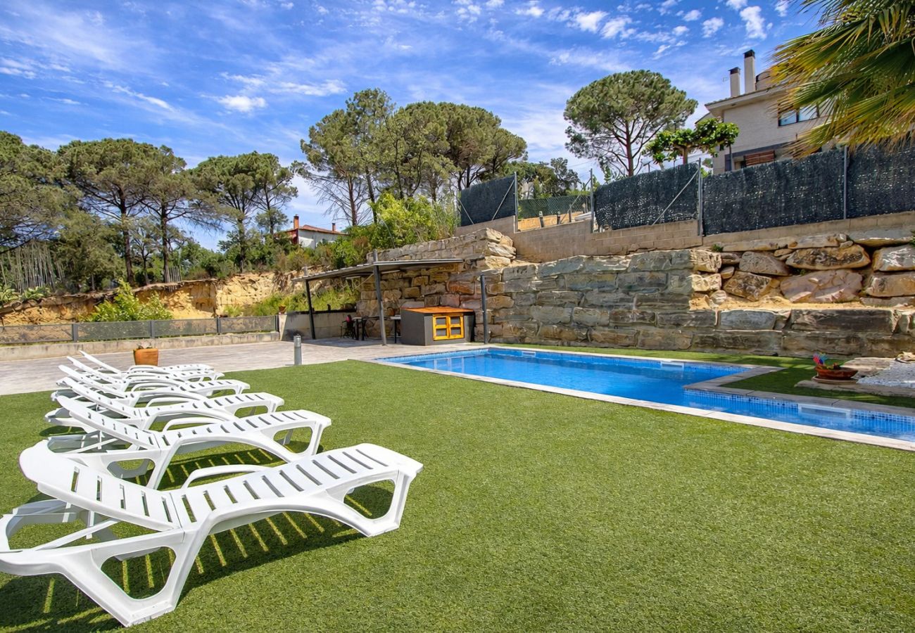 Villa en Sils - Maravilla moderna, 26km a las playas Costa Brava