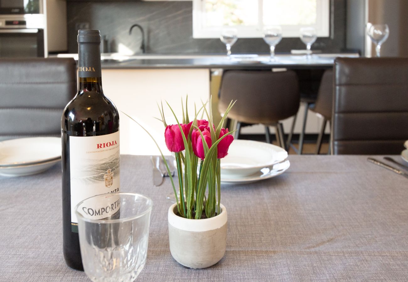 Villa en Sentmenat - Villa con piscina privada a 33km de Barcelona