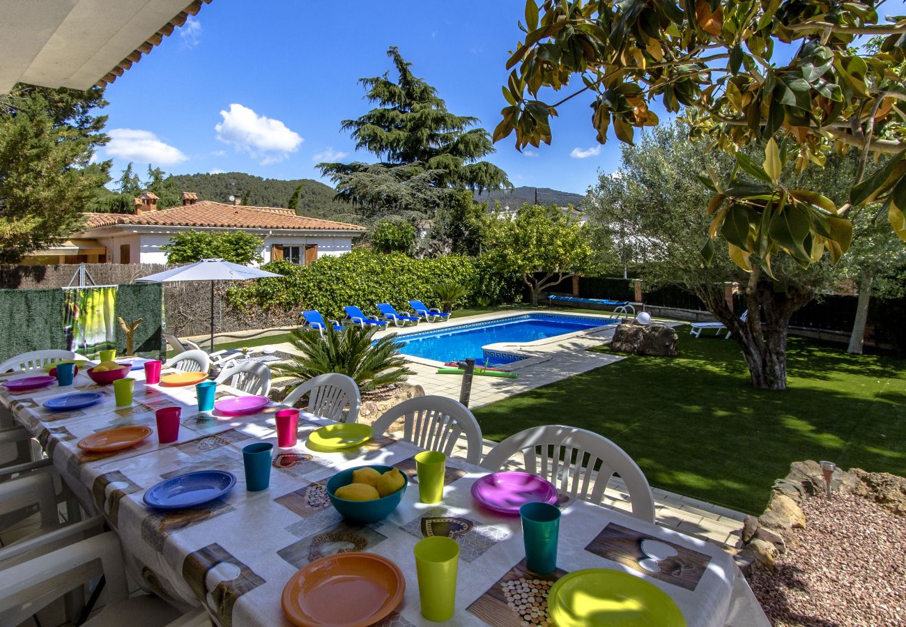 Villa en Sentmenat - Villa con piscina privada a 33km de Barcelona