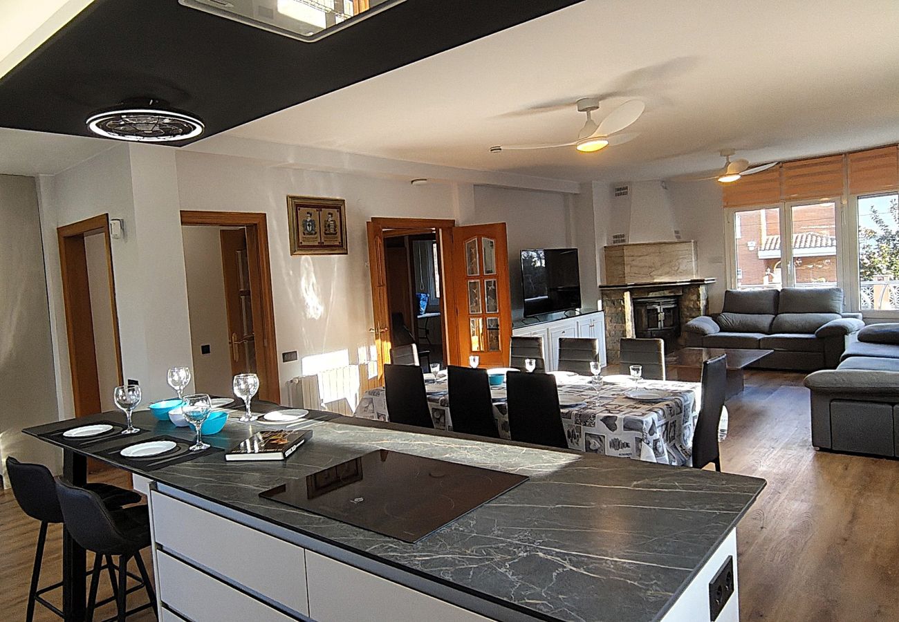 Villa en Sentmenat - Villa con piscina privada a 33km de Barcelona