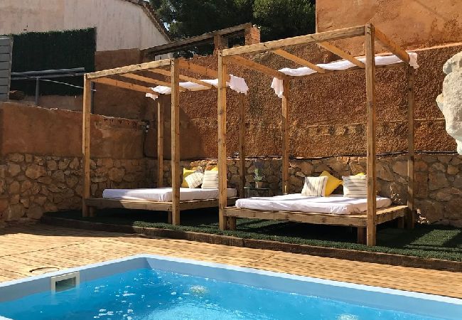 Villa en Olerdola - Espléndido Santuario con piscina a 15km de Sitges