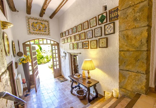 Villa en Santa Oliva - Santuario único con piscina extra grande! Villa en Santa Oliva - Santuario único con piscina extra grande!