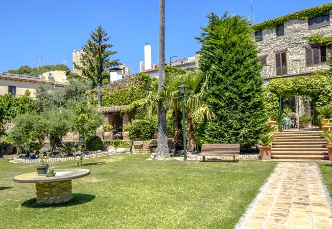 Villa en Santa Oliva - Santuario único con piscina extra grande!