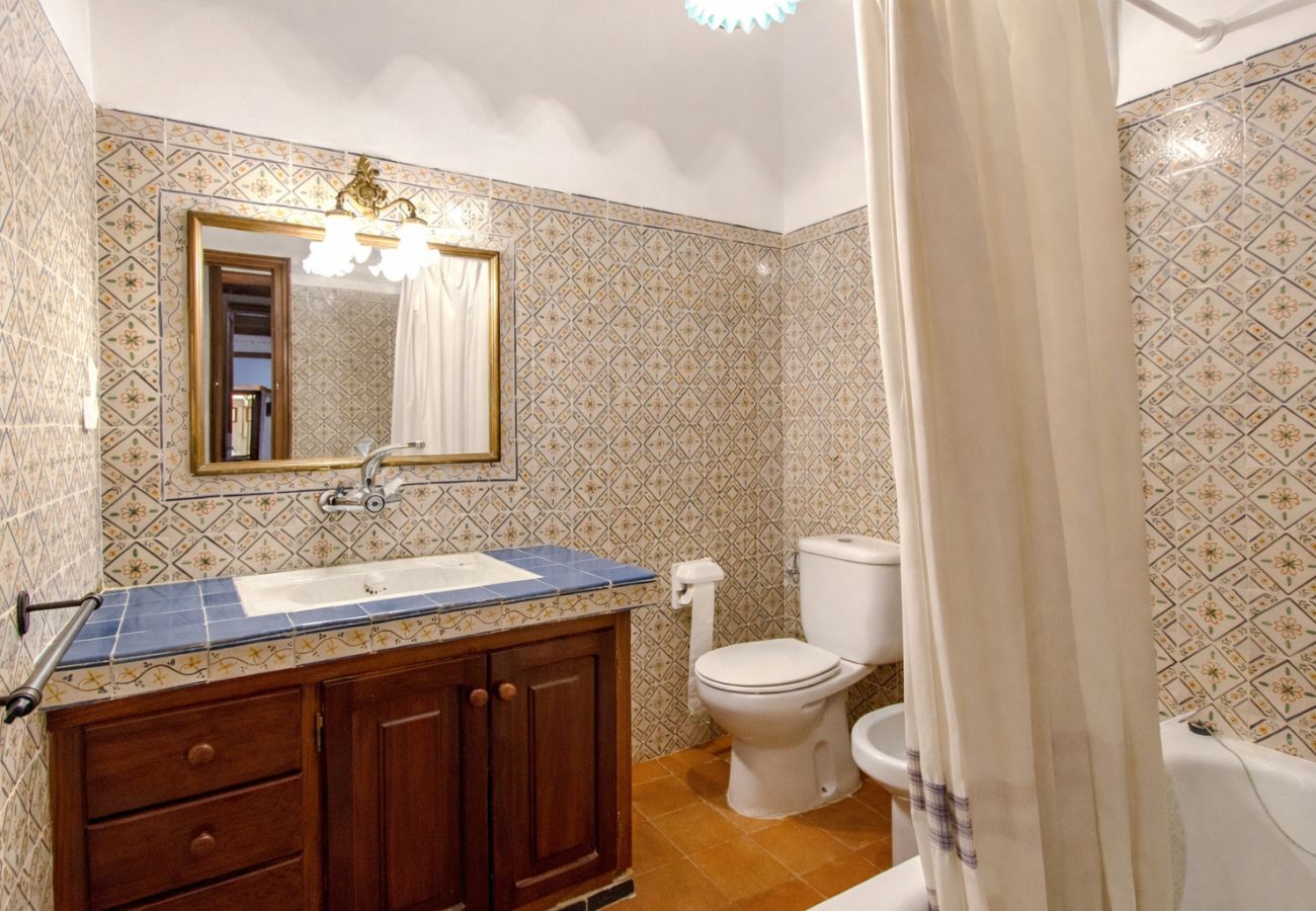 Villa en Santa Oliva - Santuario único con piscina extra grande!