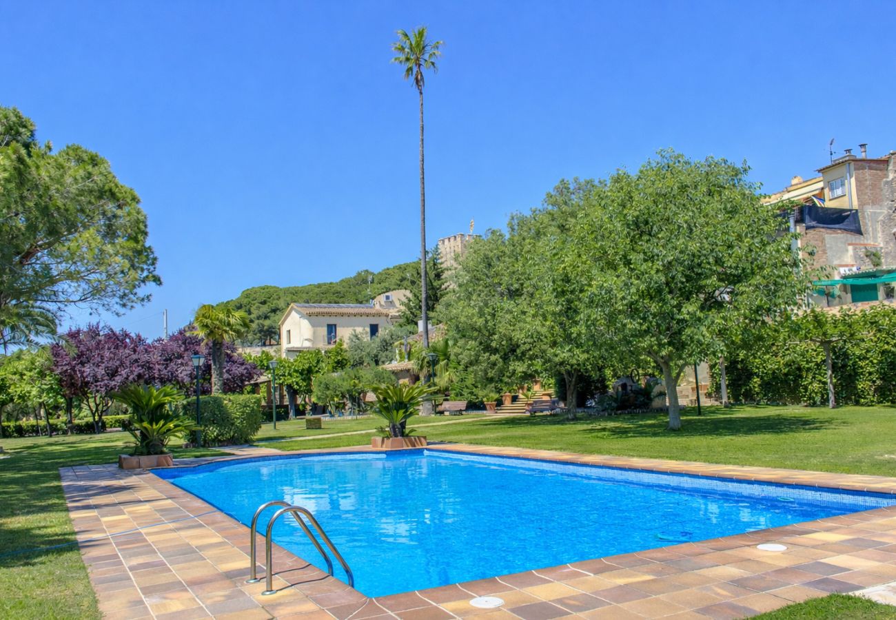 Villa en Santa Oliva - Santuario único con piscina extra grande!