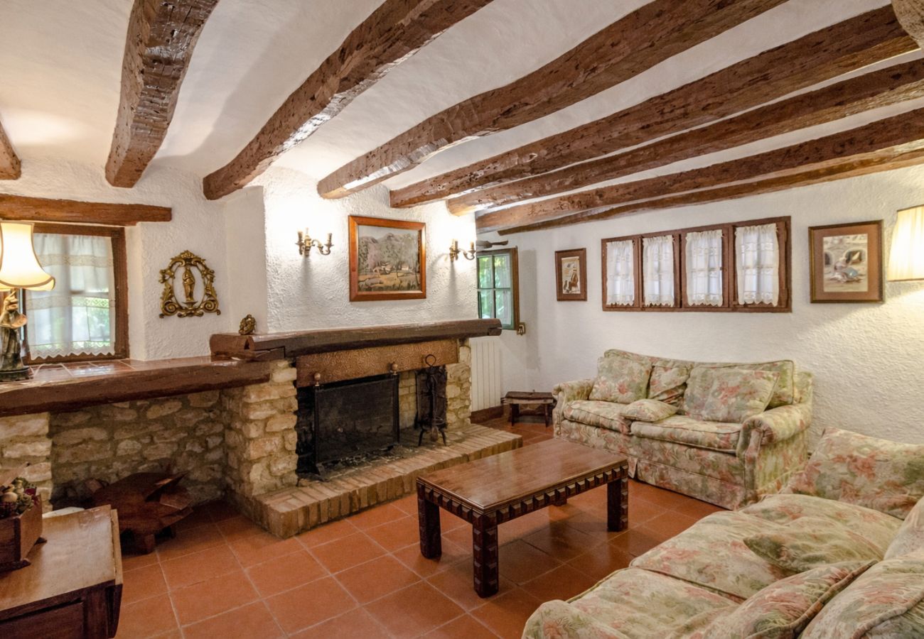 Villa en Santa Oliva - Santuario único con piscina extra grande!