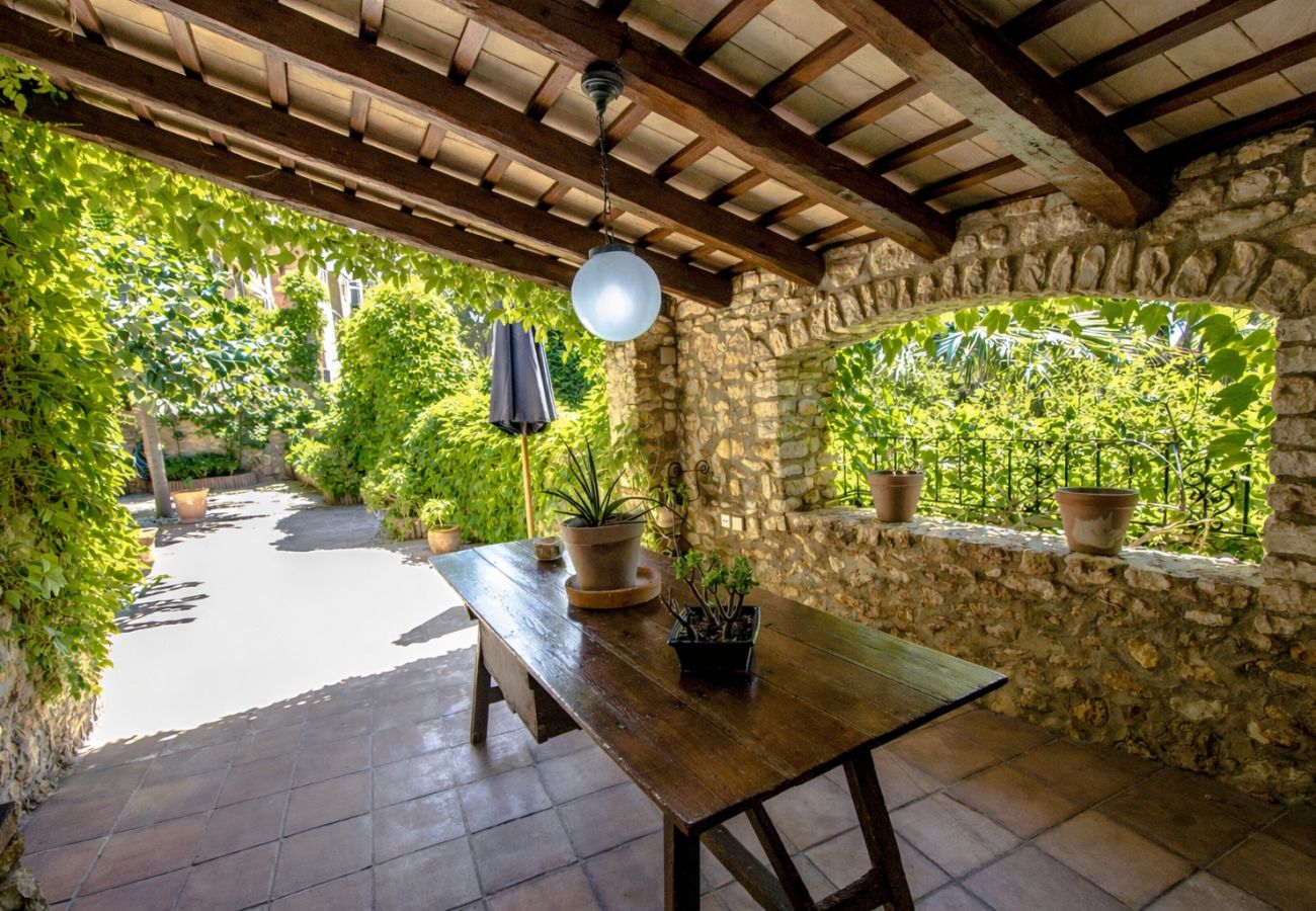 Villa en Santa Oliva - Santuario único con piscina extra grande!