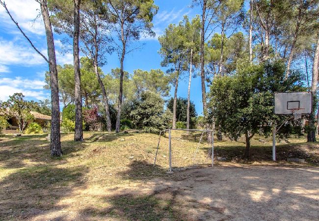 Villa en Castellar del Vallés - Refugio celestial para 16, a 30km de Barcelona Villa en Castellar del Vallés - Refugio celestial para 16, a 30km de Barcelona