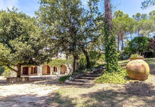 Villa en Castellar del Vallés - Refugio celestial para 16, a 30km de Barcelona Villa en Castellar del Vallés - Refugio celestial para 16, a 30km de Barcelona