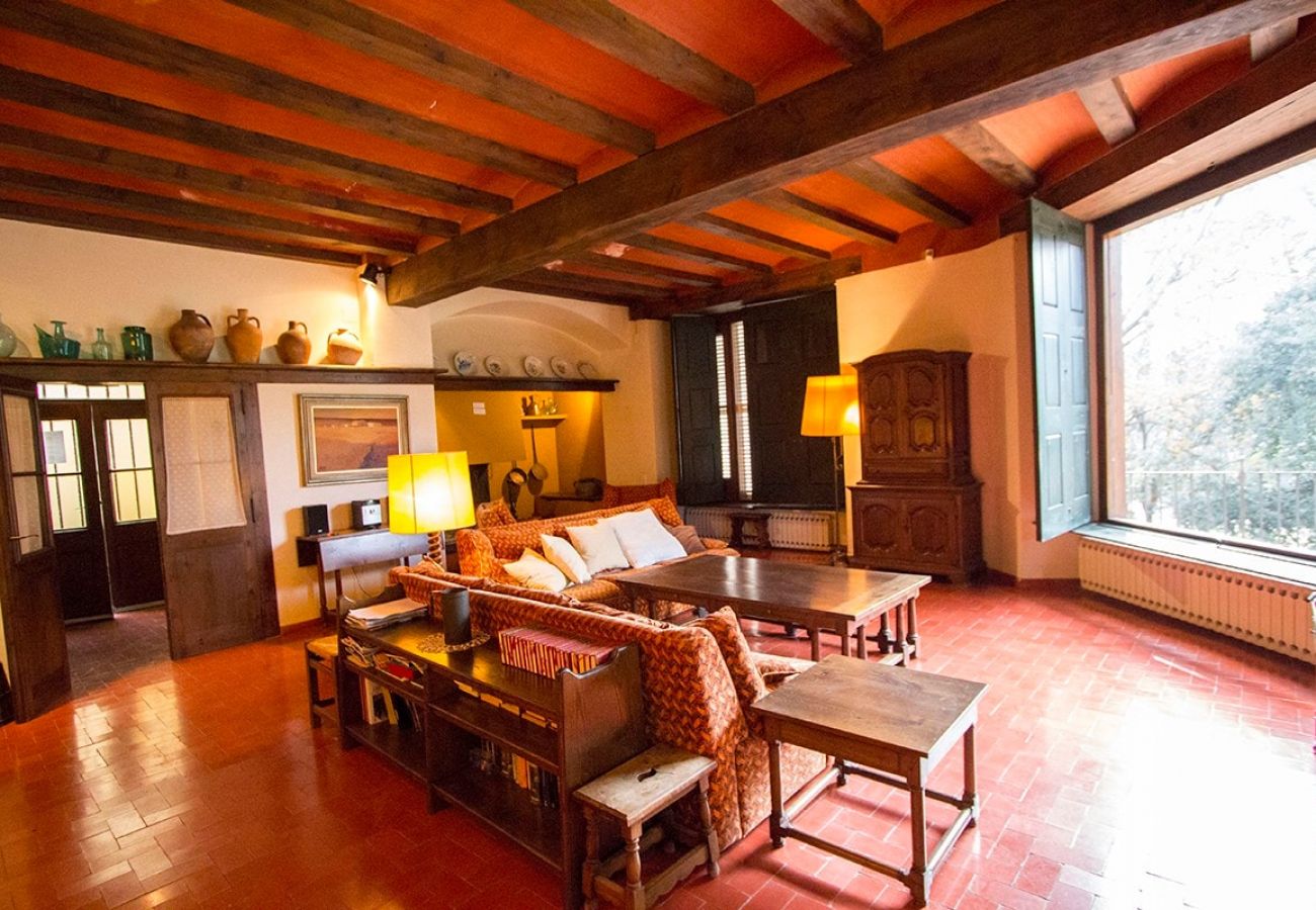 Villa en Castellar del Vallés - Refugio celestial para 16, a 30km de Barcelona