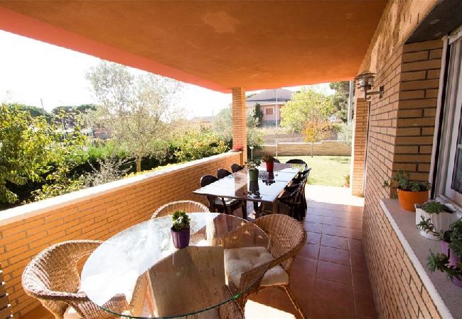 Villa en Sils - ¡Retiro tranquilo Costa Brava con suite separada! Villa en Sils - ¡Retiro tranquilo Costa Brava con suite separada!
