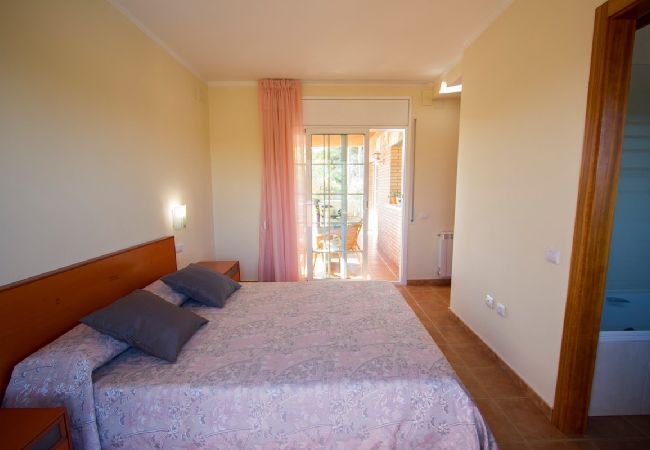 Villa en Sils - ¡Retiro tranquilo Costa Brava con suite separada! Villa en Sils - ¡Retiro tranquilo Costa Brava con suite separada!