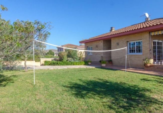 Villa en Sils - ¡Retiro tranquilo Costa Brava con suite separada! Villa en Sils - ¡Retiro tranquilo Costa Brava con suite separada!