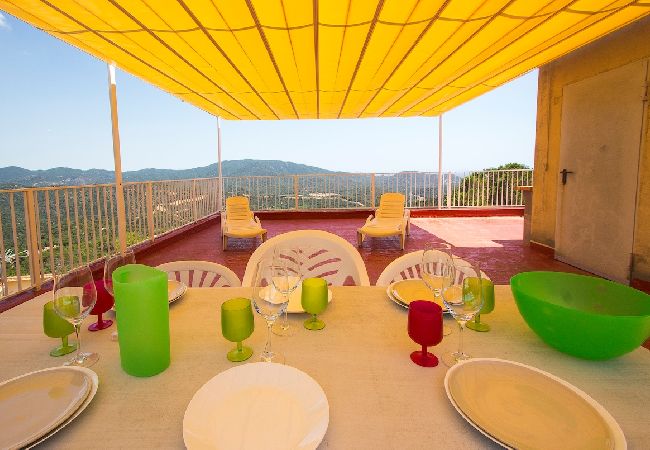 Villa en Lloret de Mar - ¡Diversión en Lloret del Mar a 3.5km de la playa! Villa en Lloret de Mar - ¡Diversión en Lloret del Mar a 3.5km de la playa!