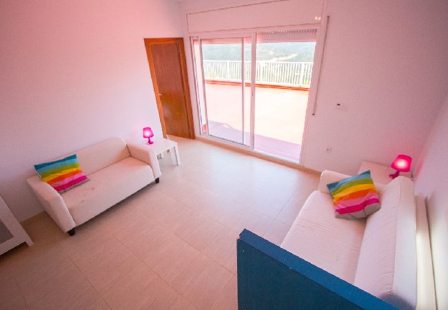 Villa en Lloret de Mar - ¡Diversión en Lloret del Mar a 3.5km de la playa! Villa en Lloret de Mar - ¡Diversión en Lloret del Mar a 3.5km de la playa!