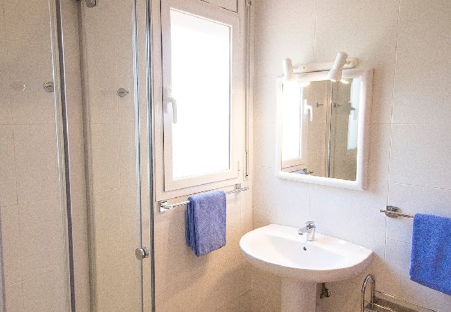 Villa en Lloret de Mar - ¡Diversión en Lloret del Mar a 3.5km de la playa! Villa en Lloret de Mar - ¡Diversión en Lloret del Mar a 3.5km de la playa!