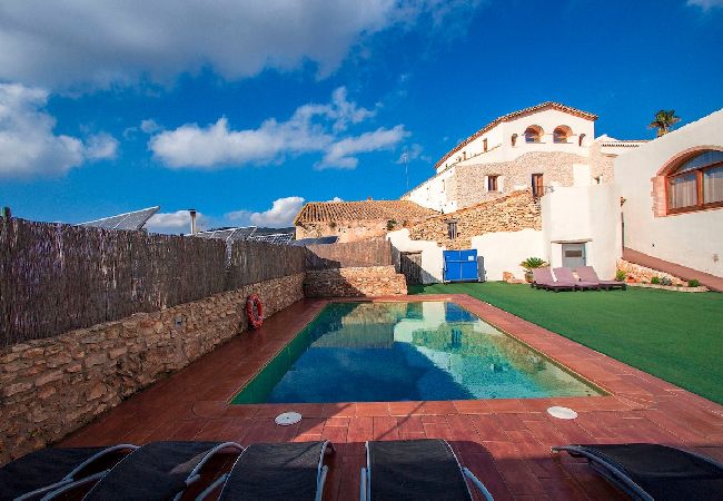 Villa en La Bisbal del Penedés -  Cautivadora Villa en los Viñedos cerca de Sitges