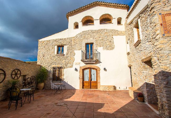 Villa en La Bisbal del Penedés -  Cautivadora Villa en los Viñedos cerca de Sitges