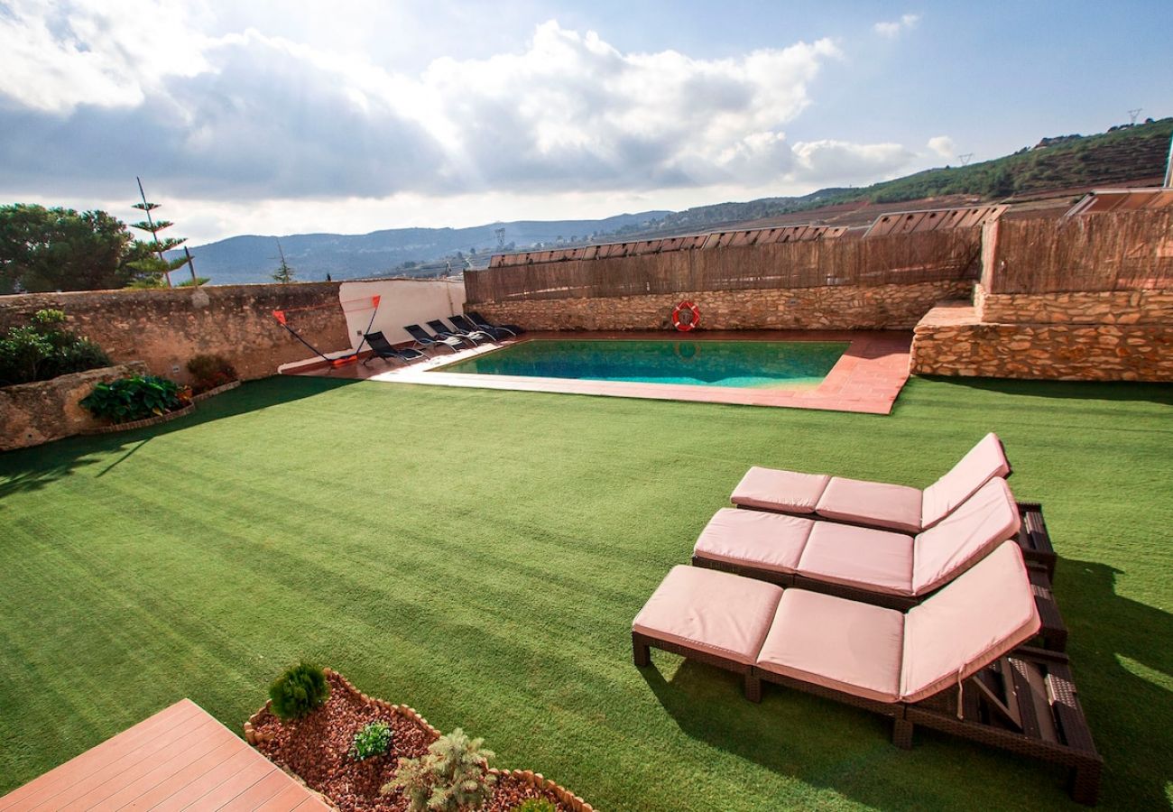 Villa en La Bisbal del Penedés -  Cautivadora Villa en los Viñedos cerca de Sitges