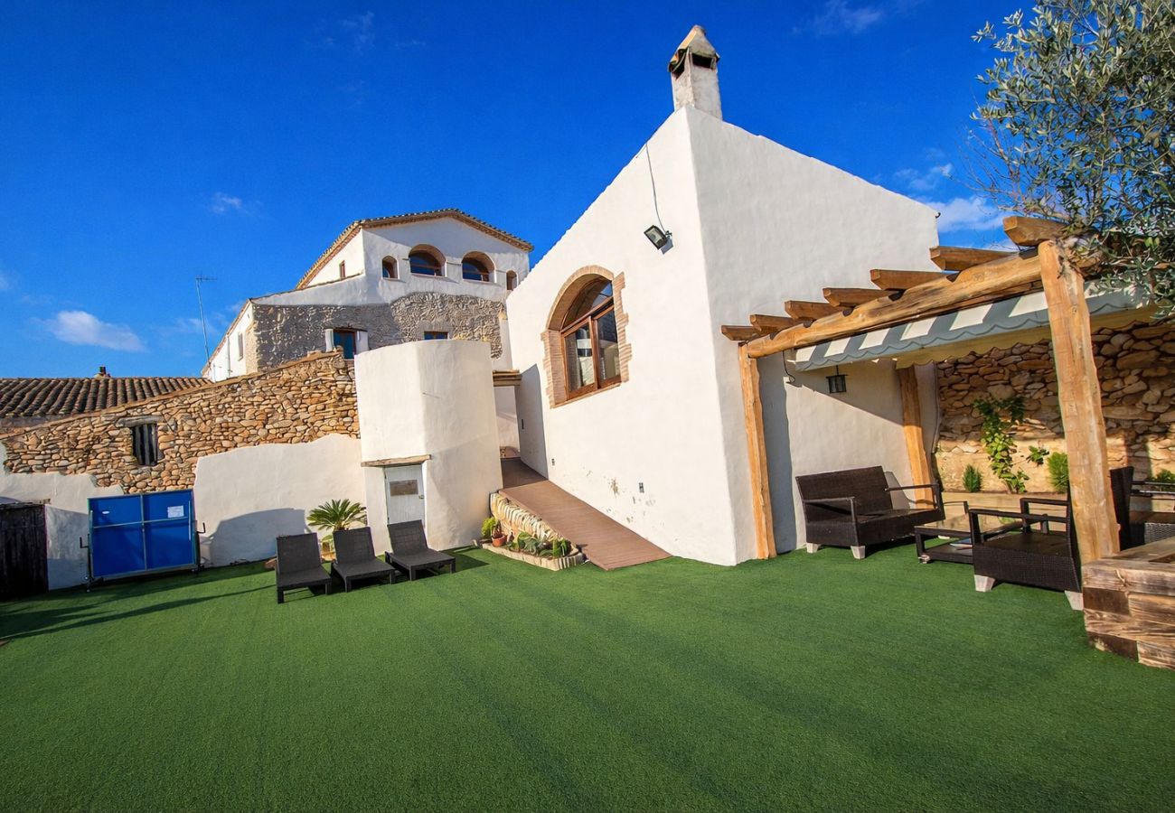 Villa en La Bisbal del Penedés -  Cautivadora Villa en los Viñedos cerca de Sitges