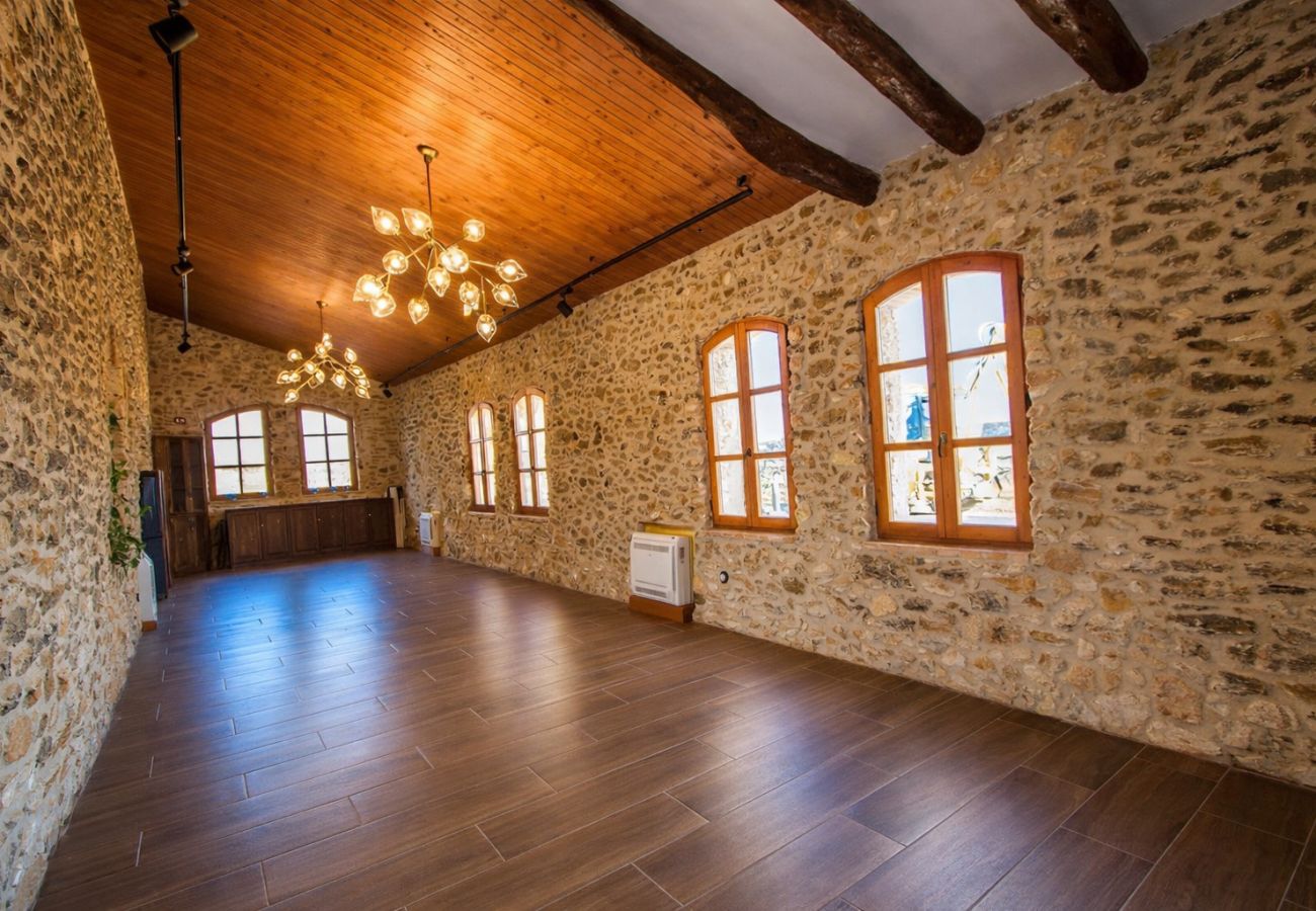 Villa en La Bisbal del Penedés -  Cautivadora Villa en los Viñedos cerca de Sitges