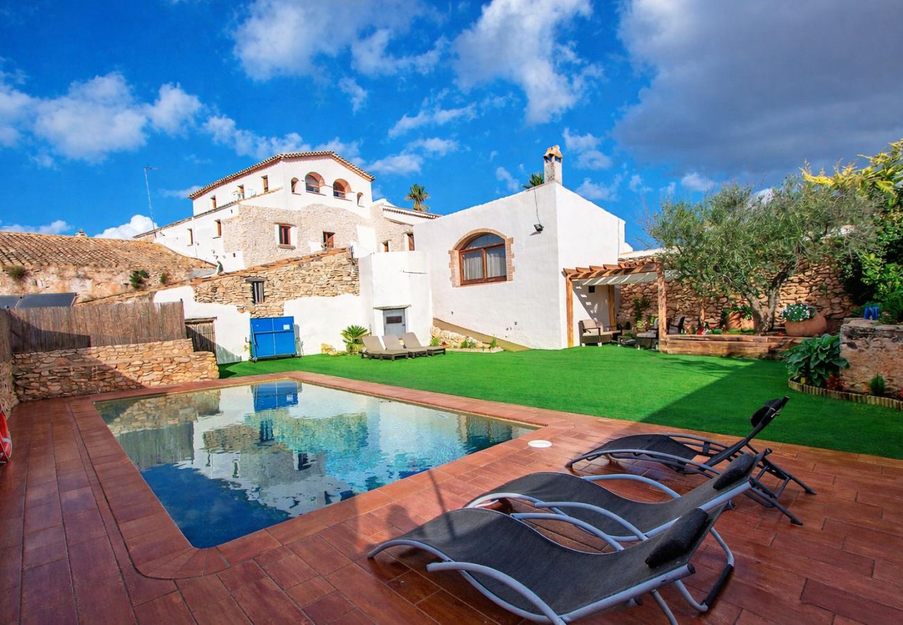 Villa en La Bisbal del Penedés -  Cautivadora Villa en los Viñedos cerca de Sitges