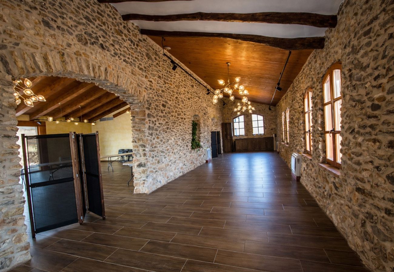 Villa en La Bisbal del Penedés -  Cautivadora Villa en los Viñedos cerca de Sitges