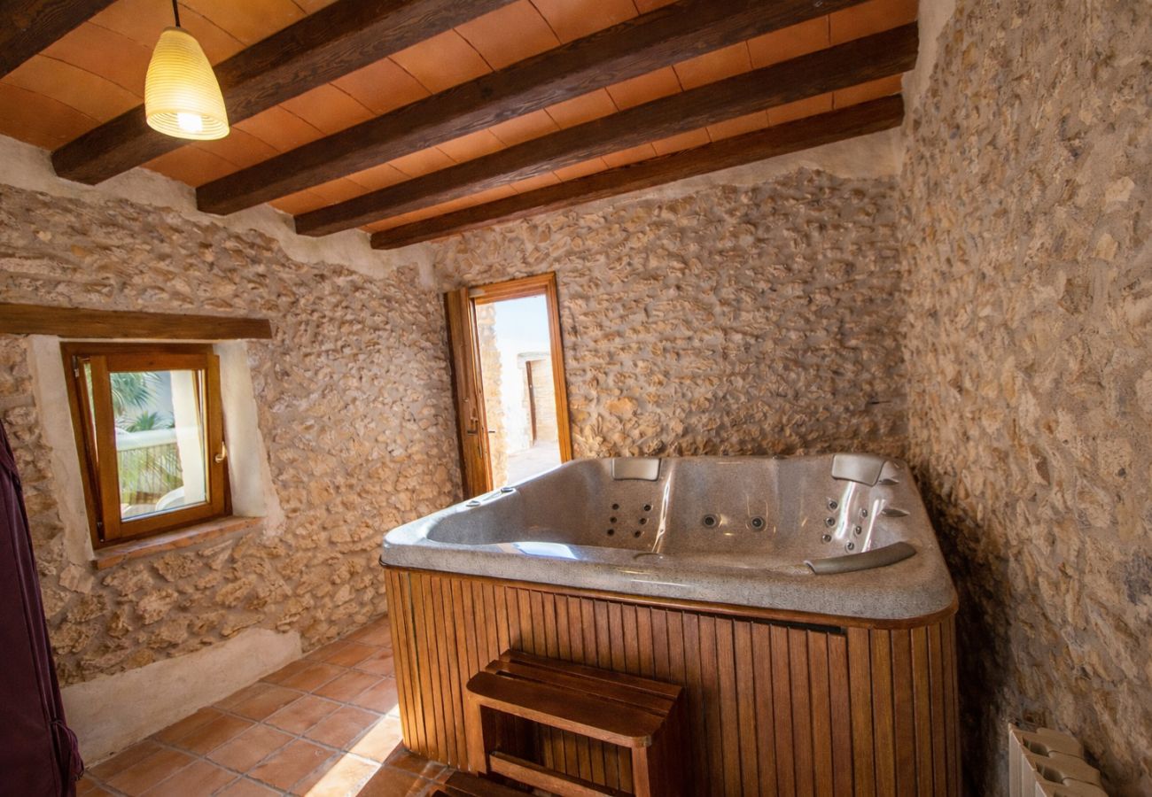 Villa en La Bisbal del Penedés -  Cautivadora Villa en los Viñedos cerca de Sitges