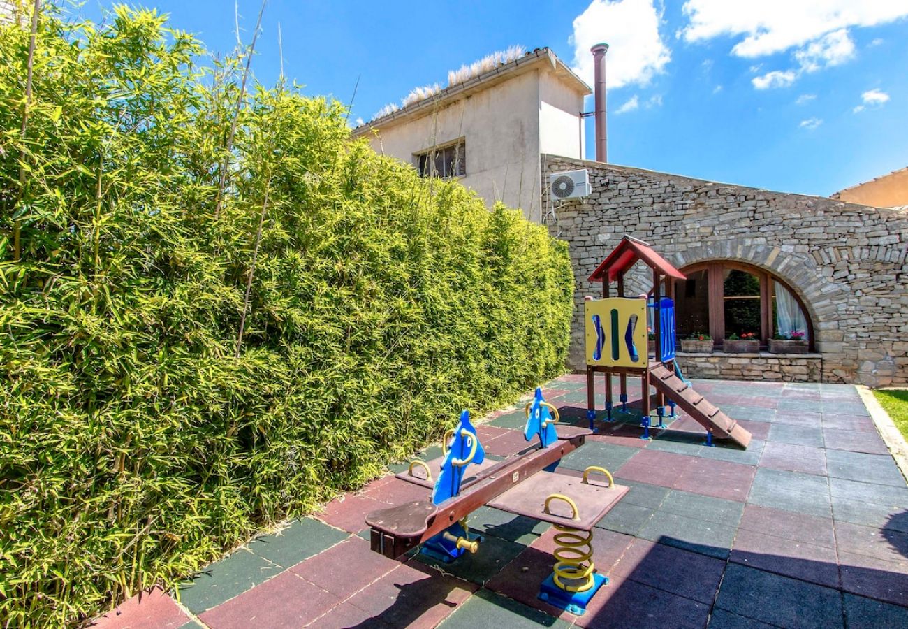 Villa en Sant Ramon - ¡Villa con estilo en la campiña catalana, para 27!