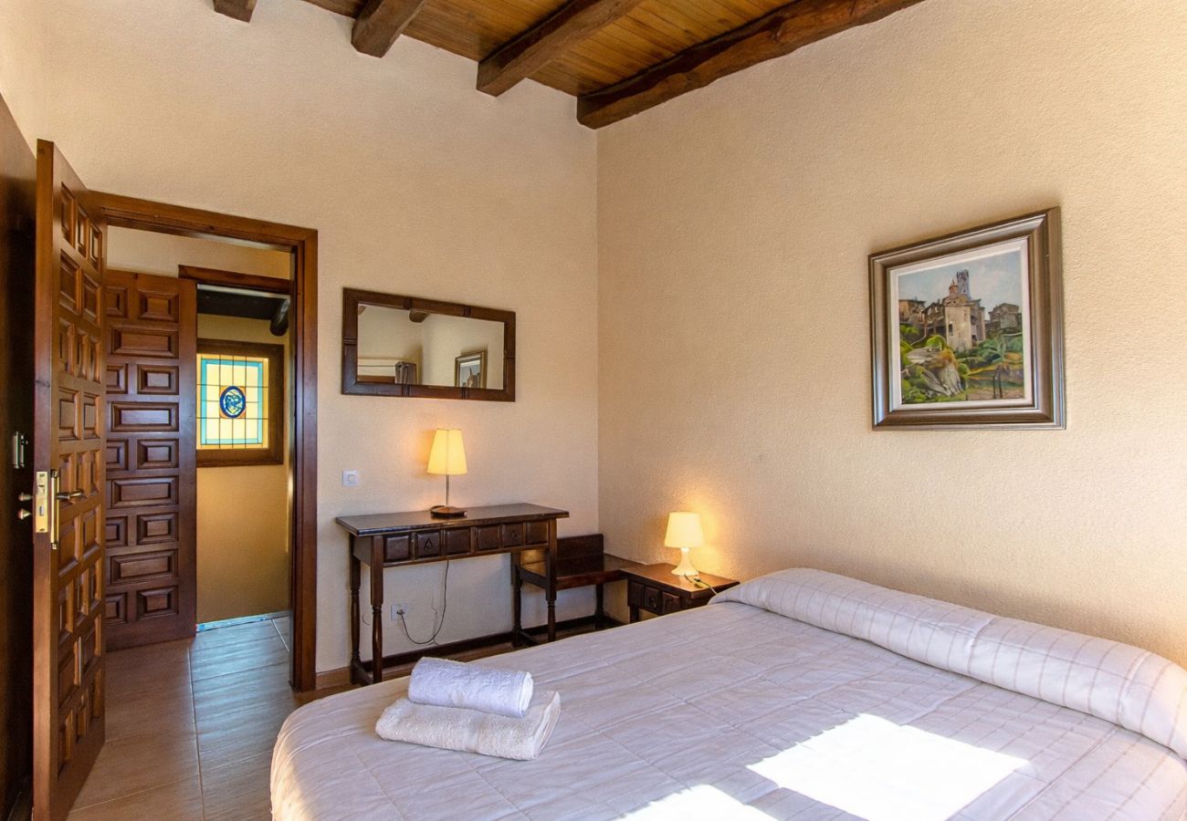 Villa en Sant Pere de Vilamajor - Naturaleza y Tranquilidad para 24, playa a 30km!