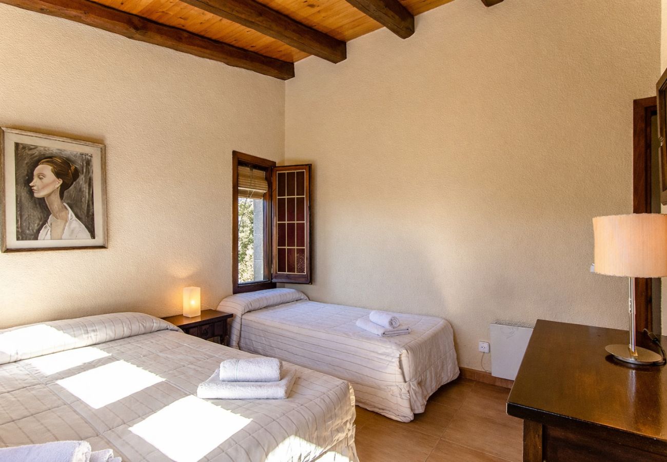 Villa en Sant Pere de Vilamajor - Naturaleza y Tranquilidad para 24, playa a 30km!