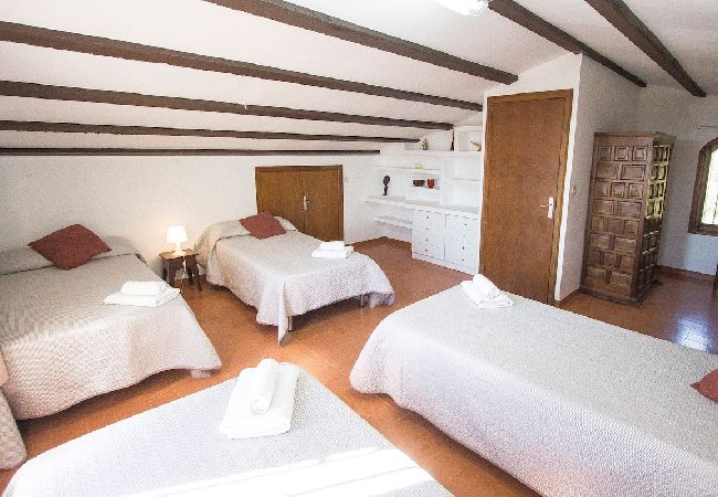 Villa en Gerona/Girona - Villa Costa Brava para 24, piscina y cerca de Blanes! Villa en Gerona/Girona - Villa Costa Brava para 24, piscina y cerca de Blanes!