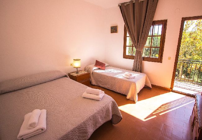 Villa en Gerona/Girona - Villa Costa Brava para 24, piscina y cerca de Blanes! Villa en Gerona/Girona - Villa Costa Brava para 24, piscina y cerca de Blanes!
