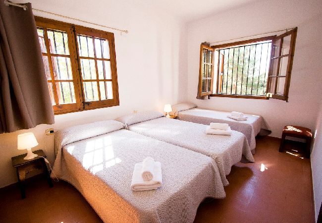 Villa en Gerona/Girona - Villa Costa Brava para 24, piscina y cerca de Blanes! Villa en Gerona/Girona - Villa Costa Brava para 24, piscina y cerca de Blanes!