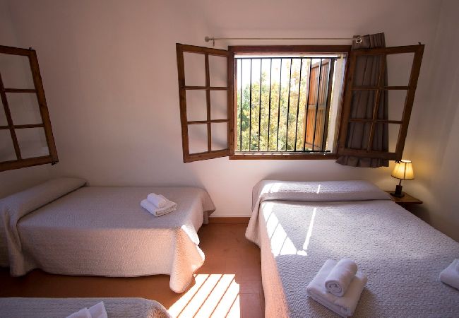 Villa en Gerona/Girona - Villa Costa Brava para 24, piscina y cerca de Blanes! Villa en Gerona/Girona - Villa Costa Brava para 24, piscina y cerca de Blanes!