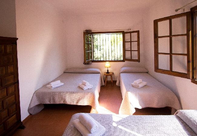 Villa en Gerona/Girona - Villa Costa Brava para 24, piscina y cerca de Blanes! Villa en Gerona/Girona - Villa Costa Brava para 24, piscina y cerca de Blanes!