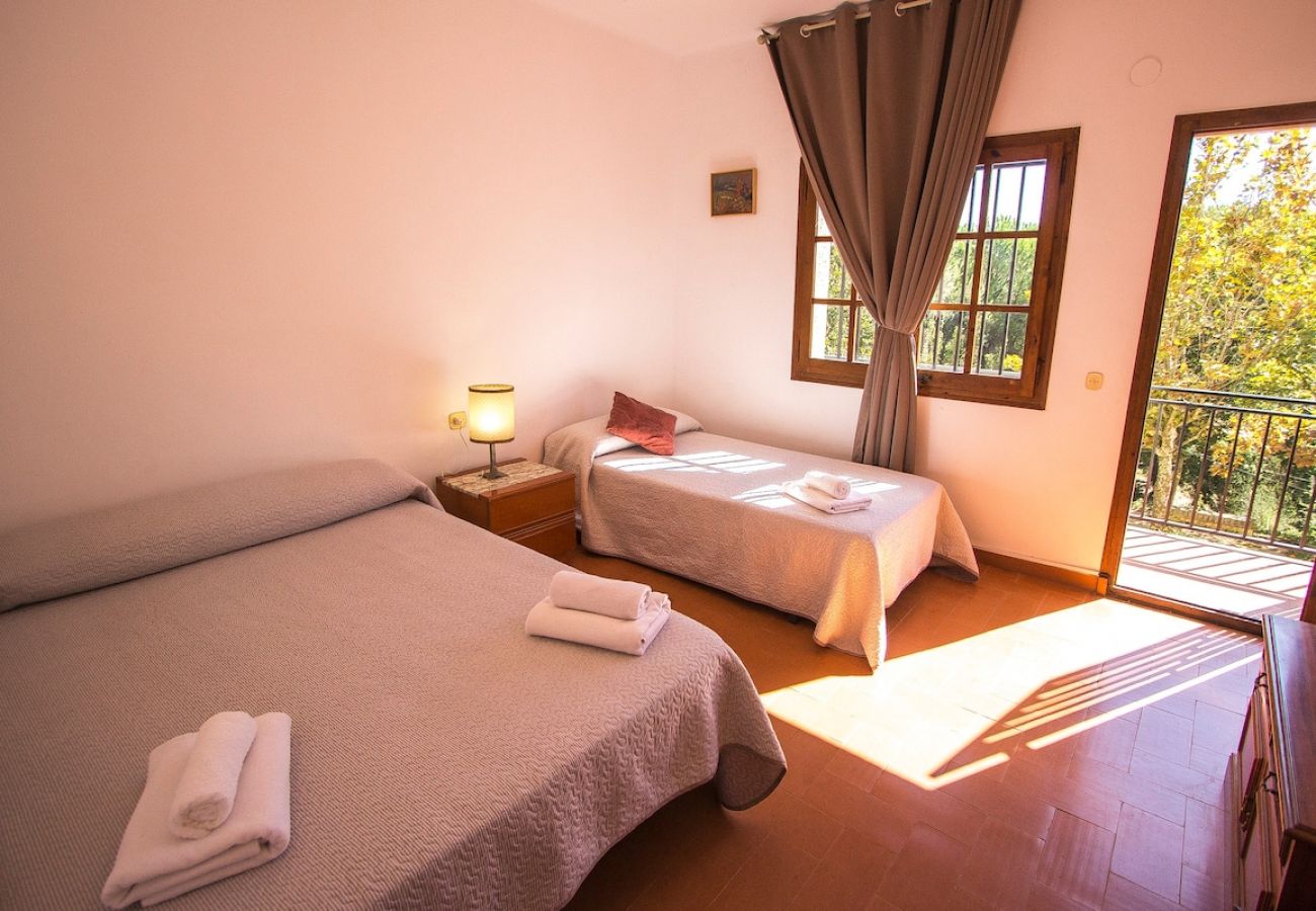 Villa en Gerona / Girona - Villa Costa Brava para 24, piscina y cerca de Blanes!