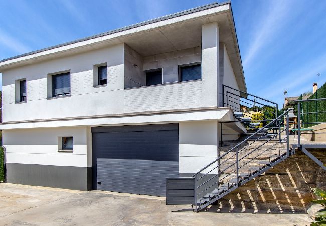 Villa en Sils - ¡Retiro tranquilo en la Costa Brava! Villa en Sils - ¡Retiro tranquilo en la Costa Brava!