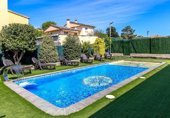 Villa en Sils - ¡Retiro tranquilo en la Costa Brava!