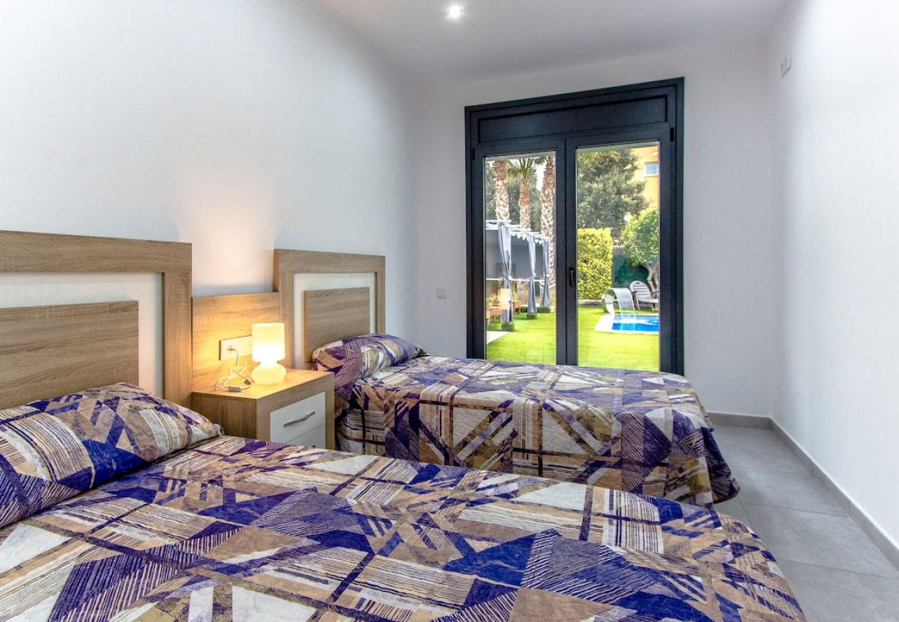 Villa en Sils - ¡Retiro tranquilo en la Costa Brava!
