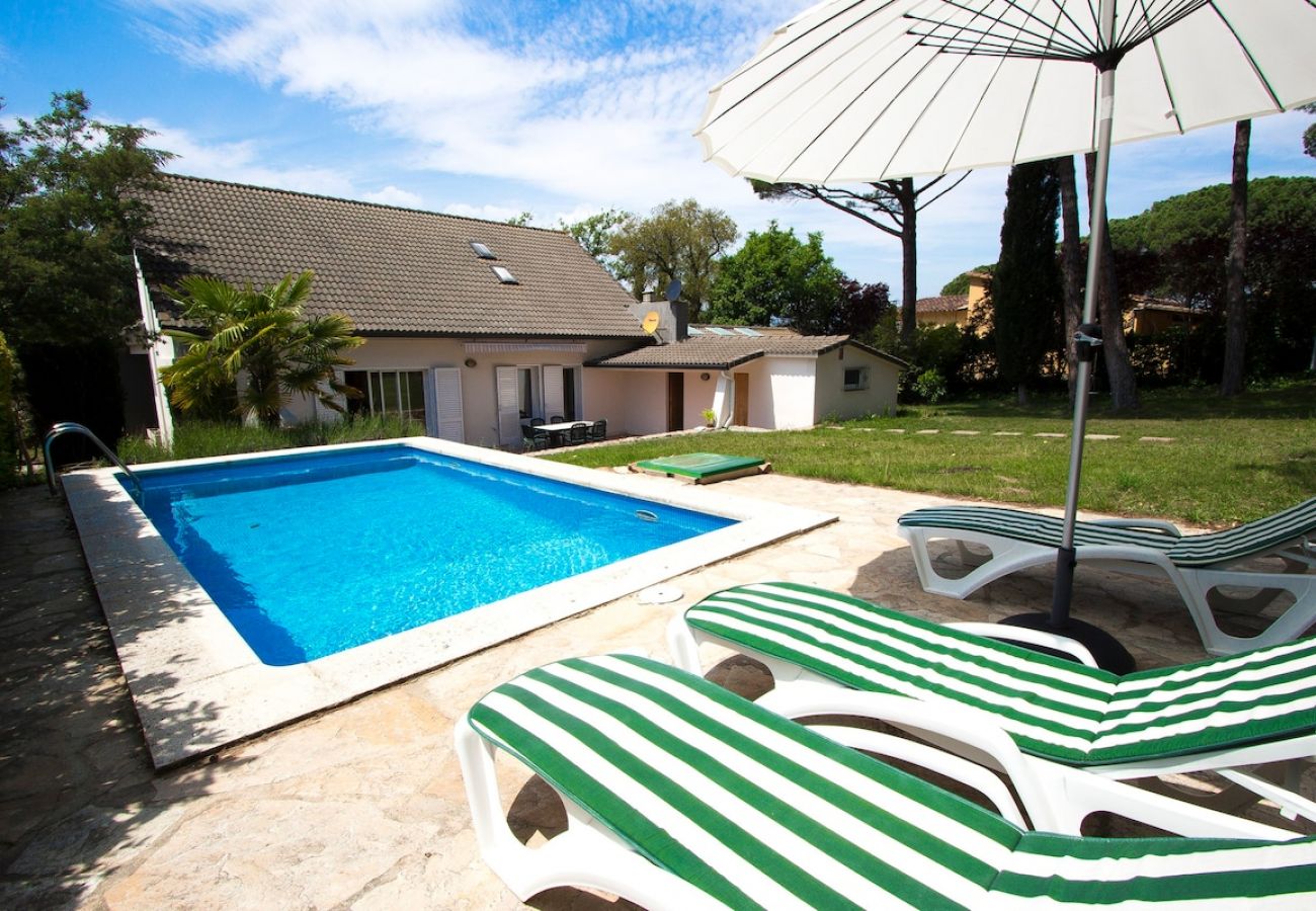 Villa en La Canyera - Encantadora casa a 18km de la playa en Costa Brava